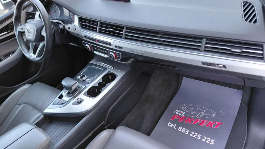AUDI Q7 -