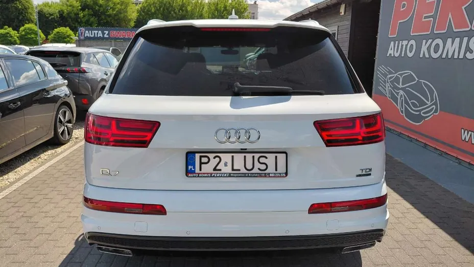 AUDI Q7 -