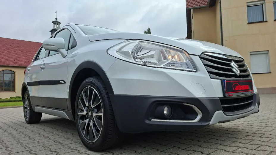 SUZUKI S-Cross -