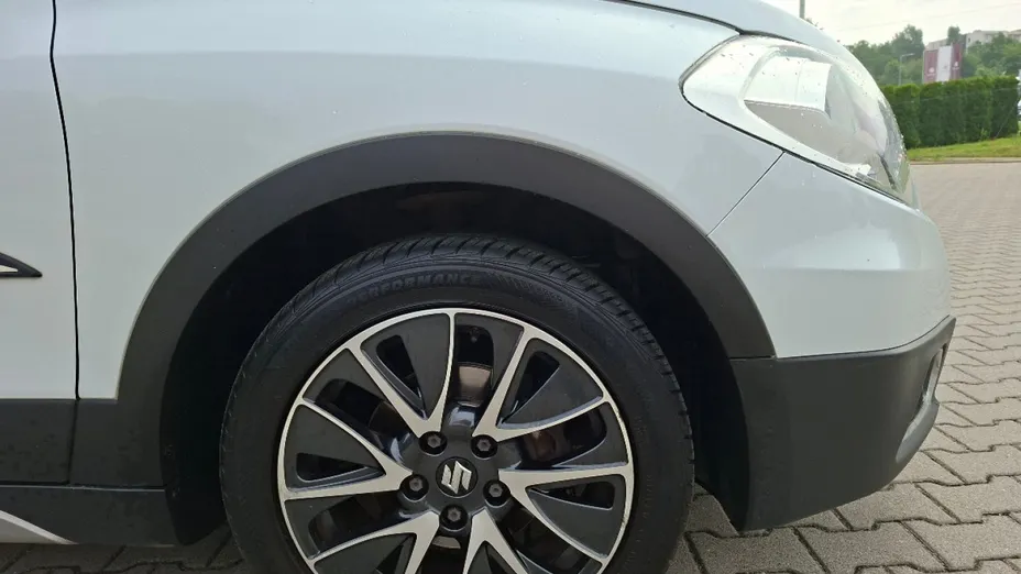 SUZUKI S-Cross -