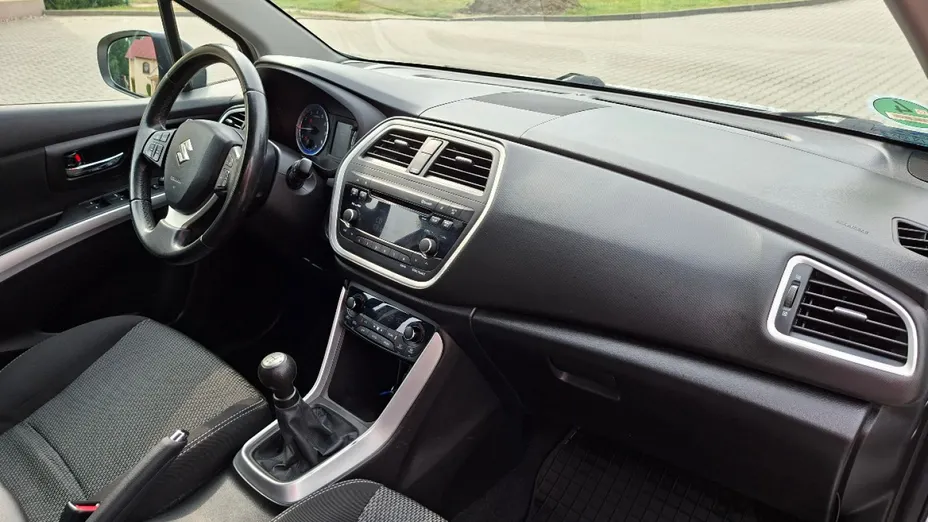 SUZUKI S-Cross -