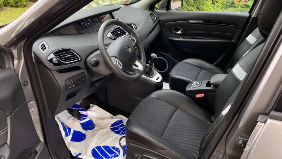 RENAULT Grand Scenic -