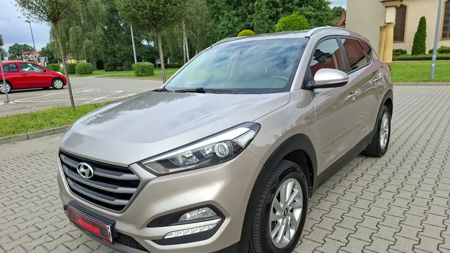 HYUNDAI Tucson -