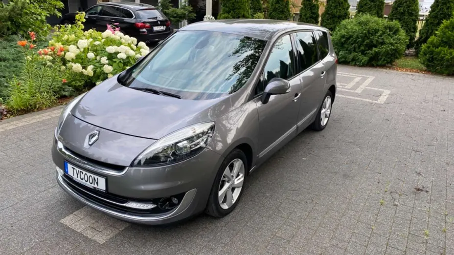 RENAULT Grand Scenic -
