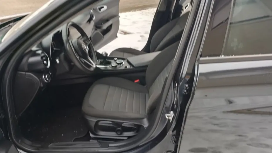 ALFA ROMEO Giulia -