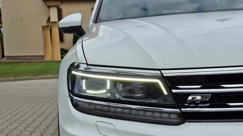 VOLKSWAGEN Tiguan -
