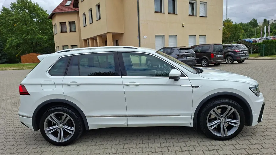VOLKSWAGEN Tiguan -