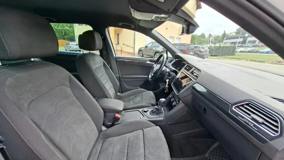 VOLKSWAGEN Tiguan -
