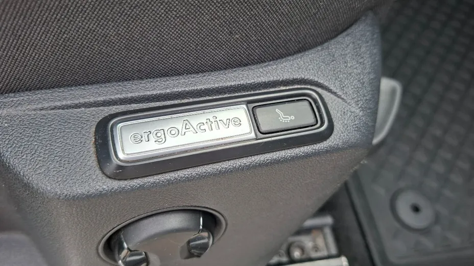 VOLKSWAGEN Tiguan -