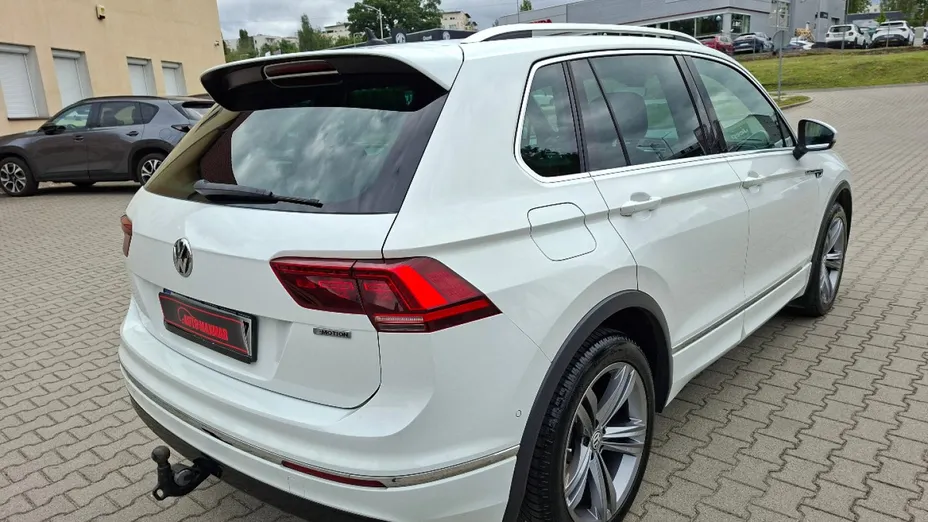 VOLKSWAGEN Tiguan -