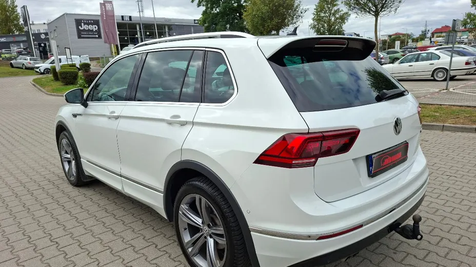 VOLKSWAGEN Tiguan -