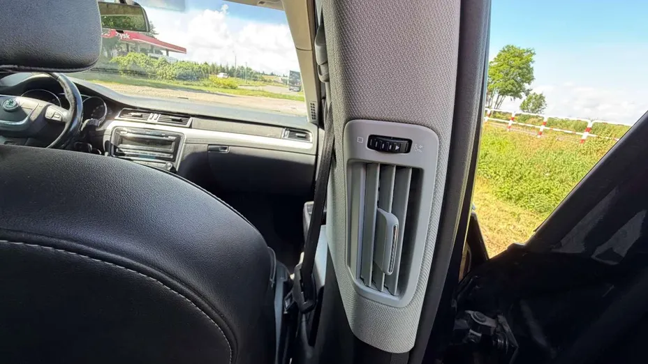 SKODA Superb -