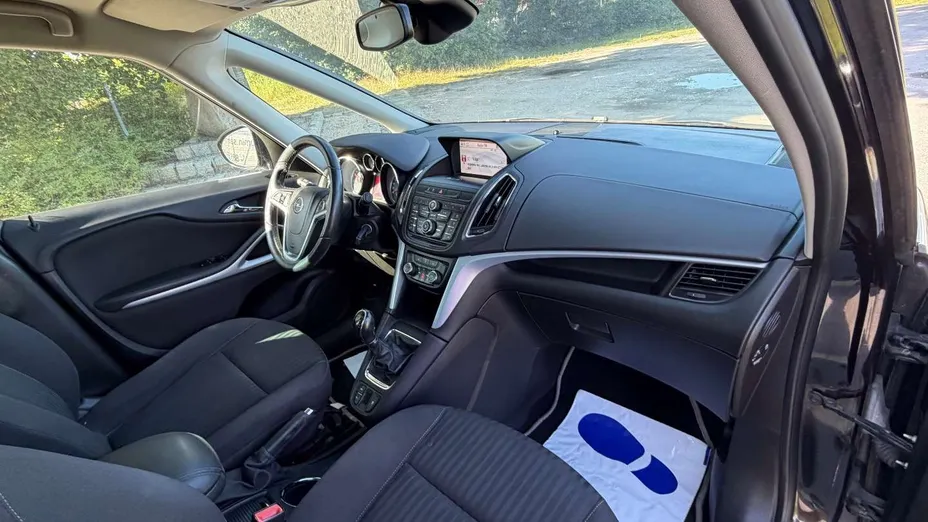 OPEL Zafira -