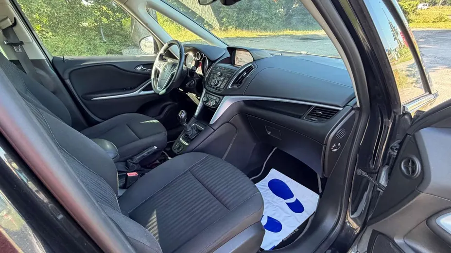OPEL Zafira -