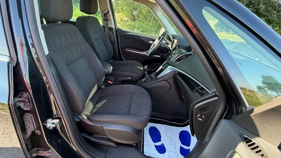 OPEL Zafira -