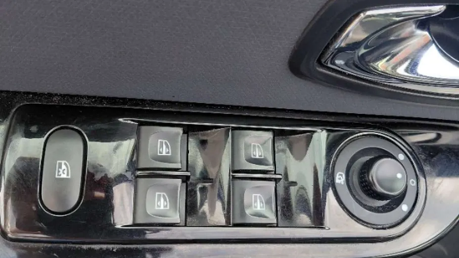 RENAULT Clio -