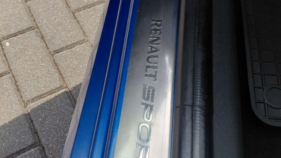 RENAULT Clio -