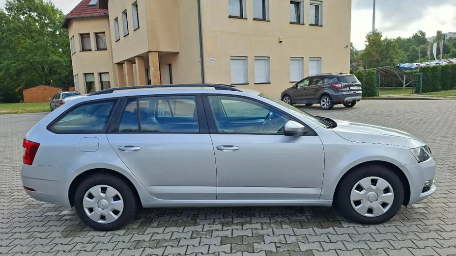 SKODA Octavia -