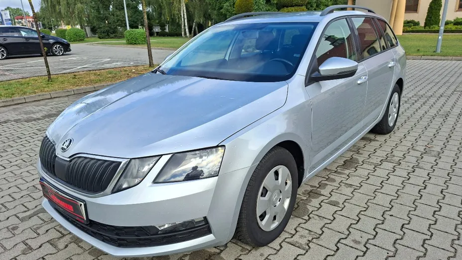 SKODA Octavia -