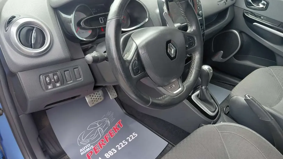 RENAULT Clio -