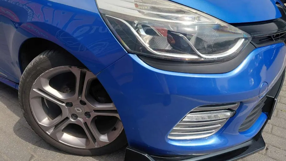 RENAULT Clio -