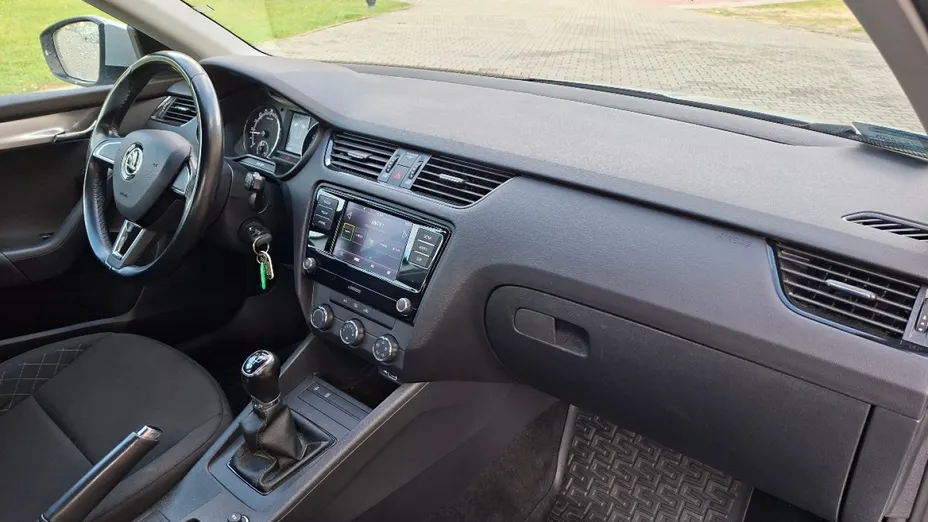 SKODA Octavia -