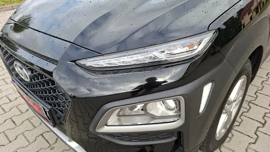 HYUNDAI Kona -