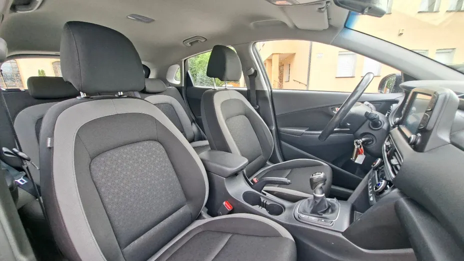 HYUNDAI Kona -