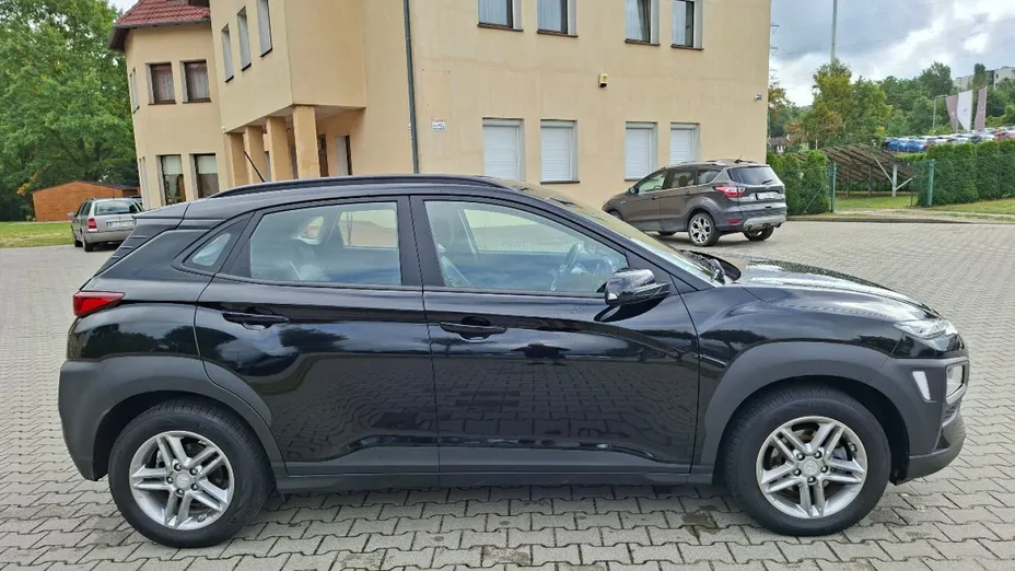 HYUNDAI Kona -