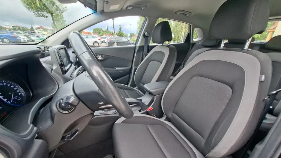 HYUNDAI Kona -