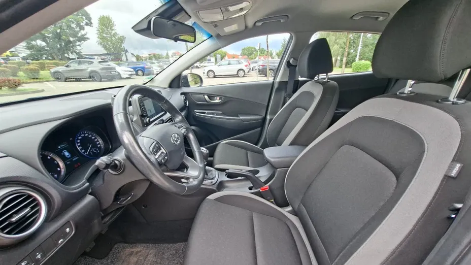 HYUNDAI Kona -