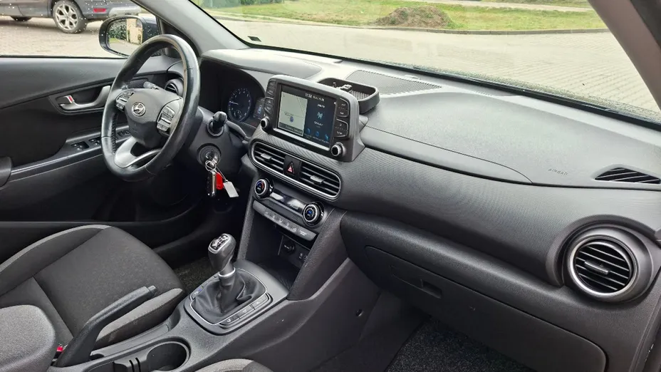HYUNDAI Kona -