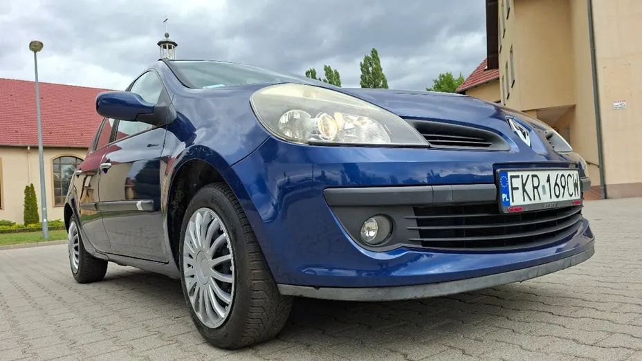RENAULT Clio -