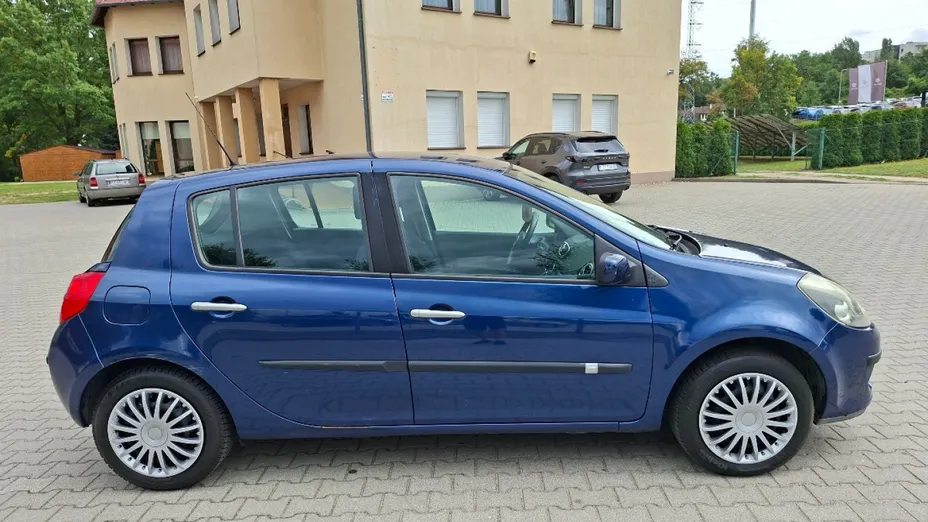 RENAULT Clio -