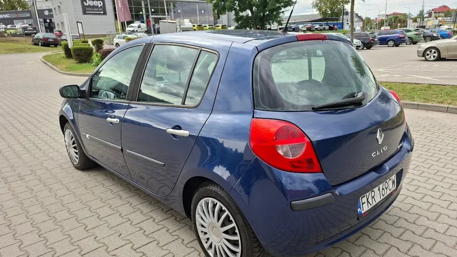 RENAULT Clio -
