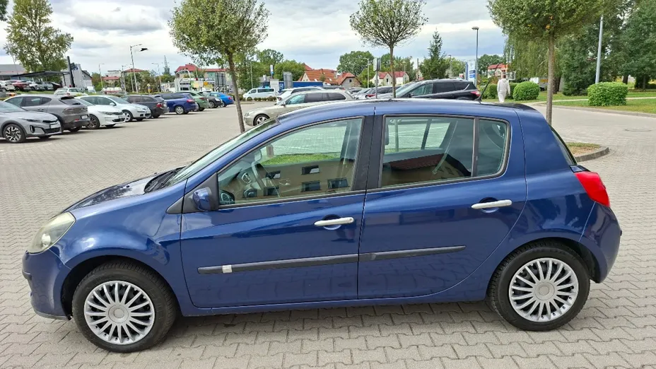 RENAULT Clio -
