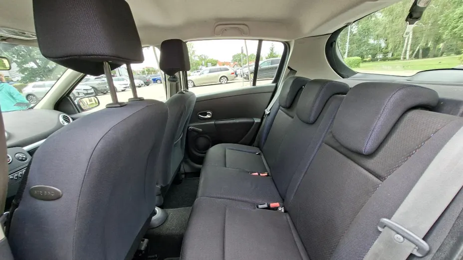 RENAULT Clio -
