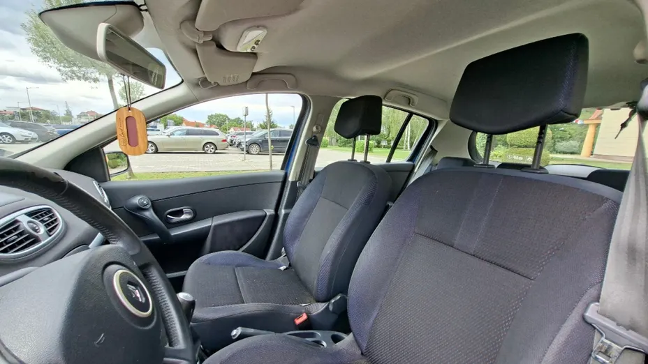 RENAULT Clio -