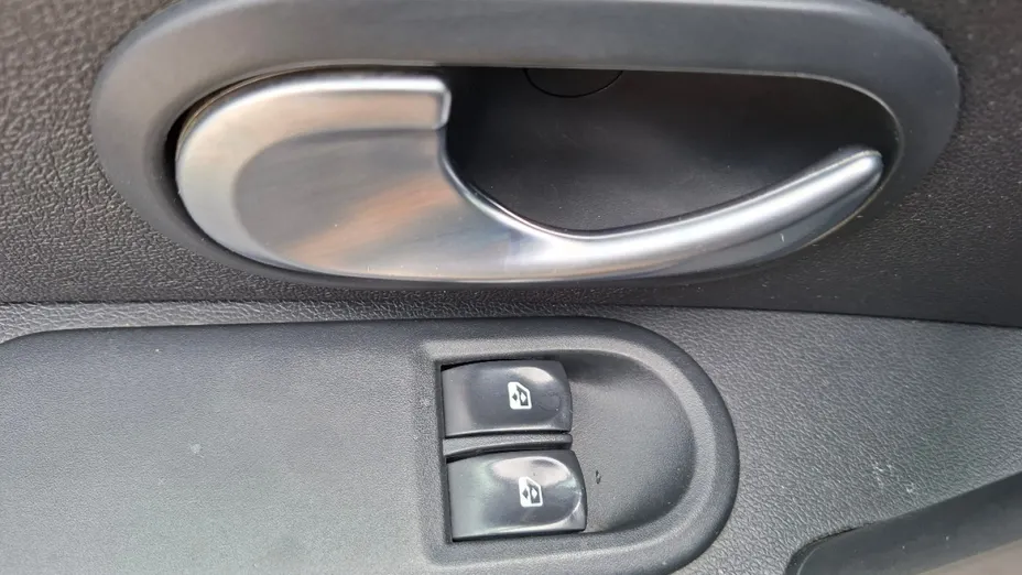 RENAULT Clio -