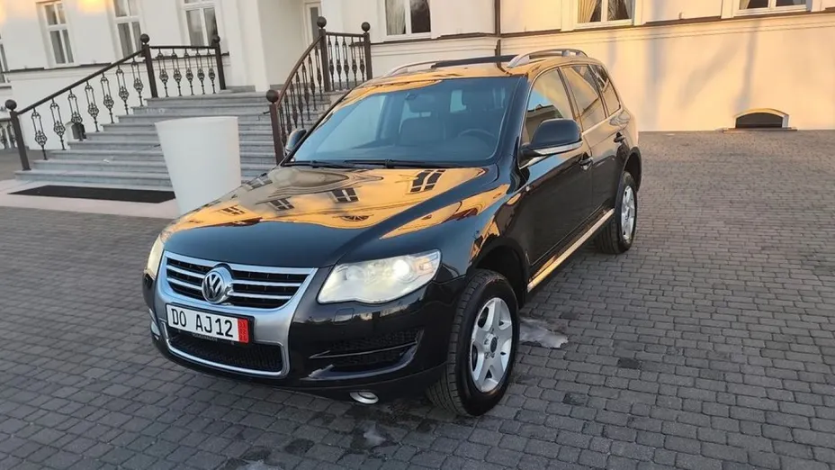 VOLKSWAGEN Touareg -