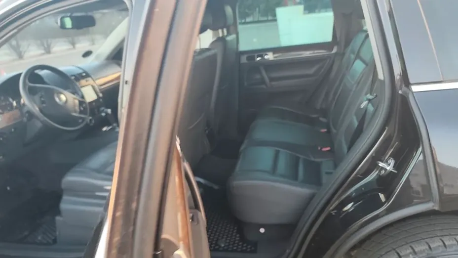 VOLKSWAGEN Touareg -