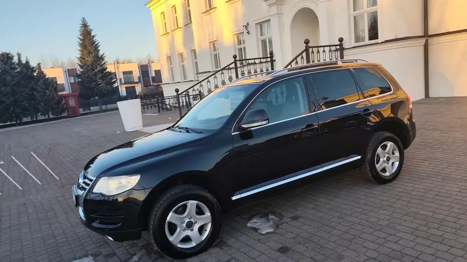 VOLKSWAGEN Touareg -