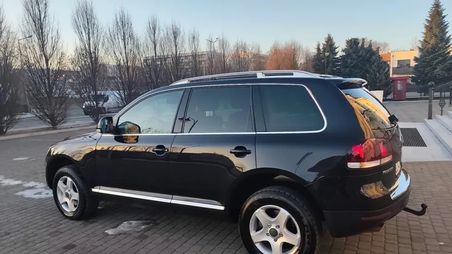 VOLKSWAGEN Touareg -