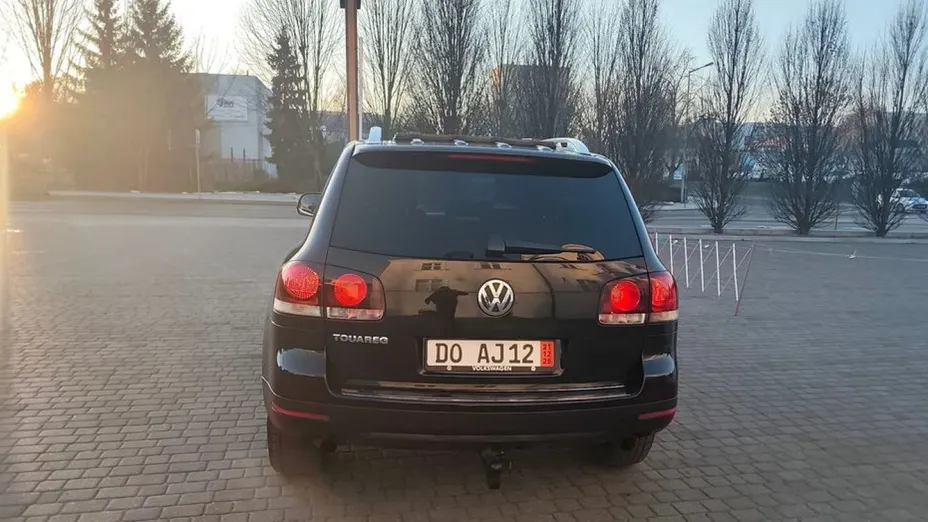 VOLKSWAGEN Touareg -