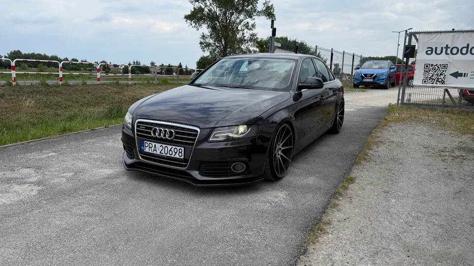 AUDI A4 -