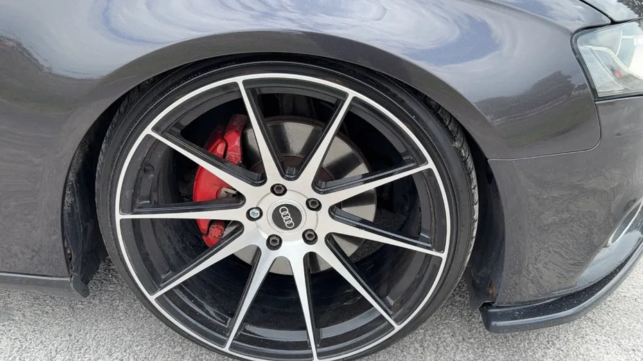 AUDI A4 -