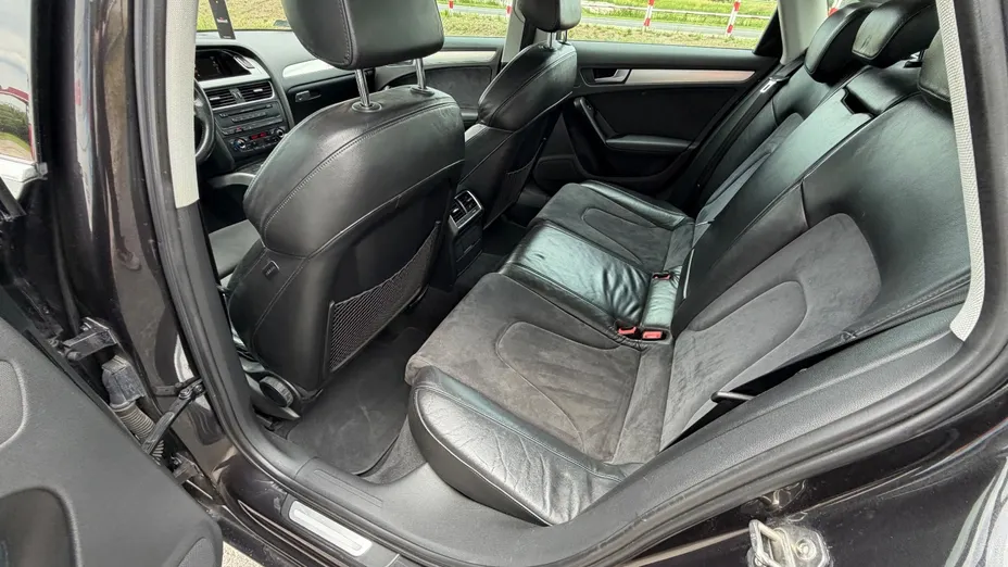 AUDI A4 -