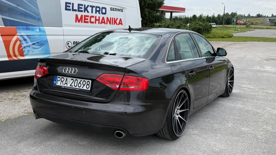 AUDI A4 -