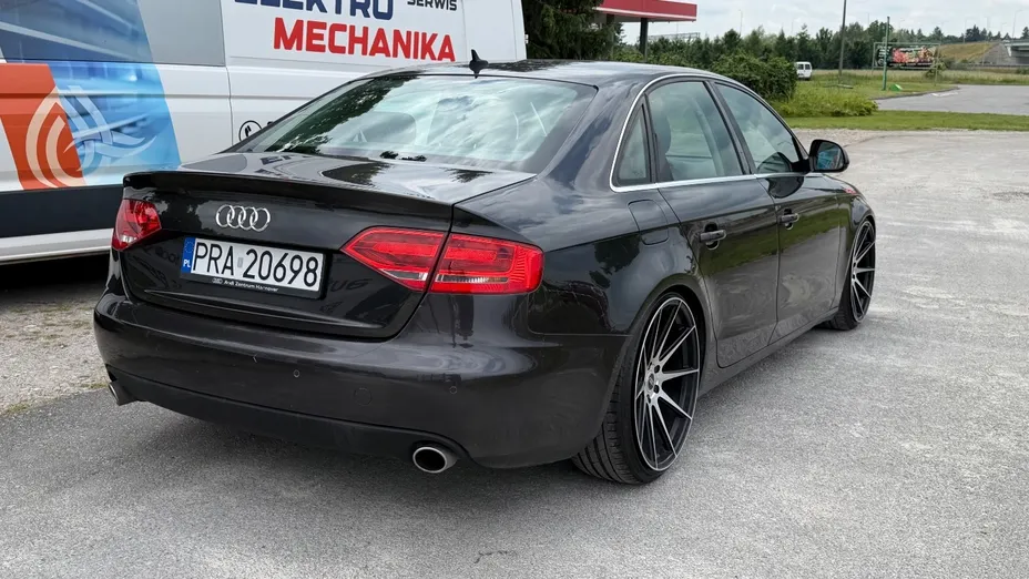 AUDI A4 -