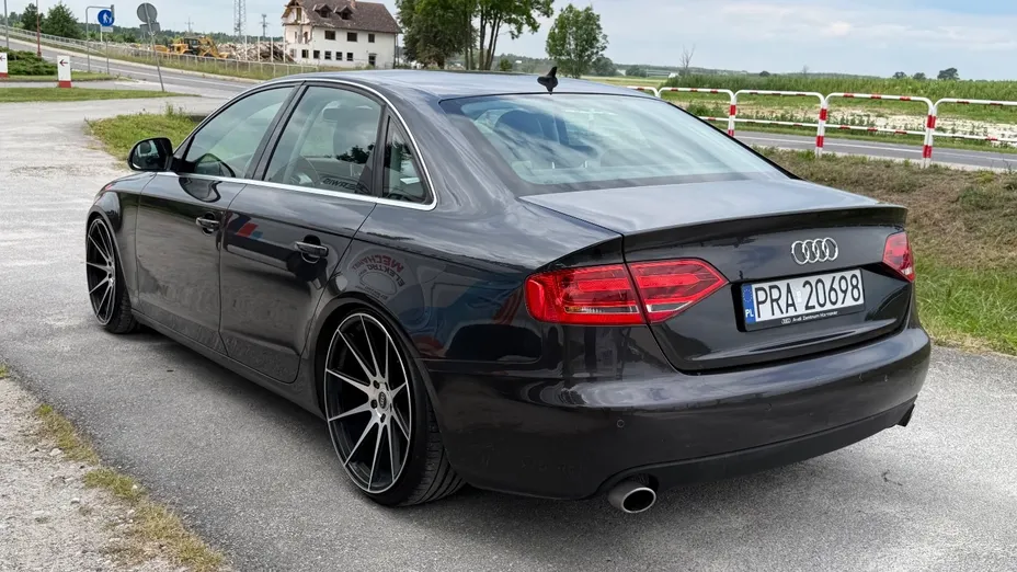 AUDI A4 -
